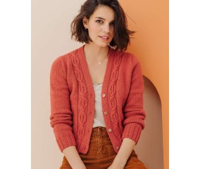 Gilet femme Edna en laine biologique blush, torsades - Patron tricot Phildar - modèle fini