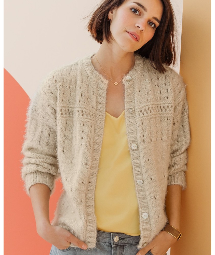 Gilet femme Eline en laine naturel, points fantaisie et noppes - Patron tricot Phildar - modèle fini