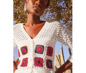 Gilet femme Félicia au crochet, craie avec grannys multicolores - Patron Phildar - modèle fini
