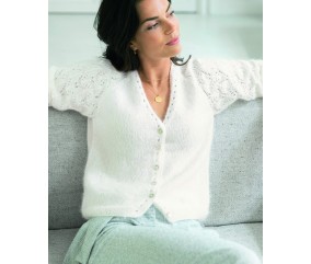 Gilet femme Luiza en angora ivoire, épaules ajourées - Patron tricot Phildar - modèle fini
