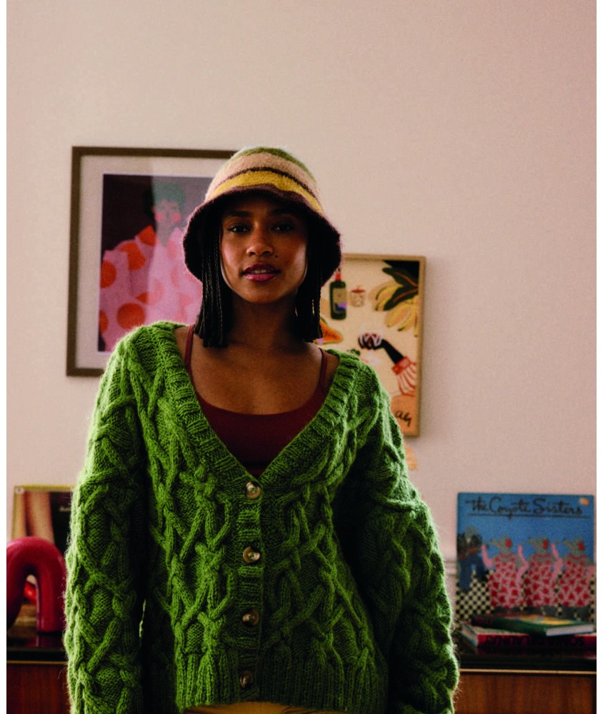 Gilet femme Shari vert olive, grosses torsades - Patron tricot Pingouin - modèle fini