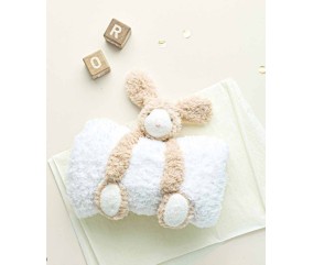 Couverture et doudou lapin Zazu au crochet, fourrure biche et neige - Patron Phildar - modèle fini
