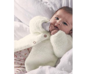Manteau bébé Rosella en fil duveteux écru - Patron tricot Phildar - modèle fini