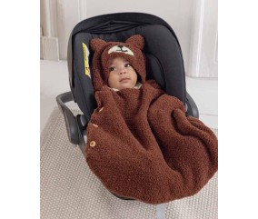 Nid d'ange bébé Benjamin en fil doudou ourson, capuche à oreilles - Patron tricot Phildar - modèle fini