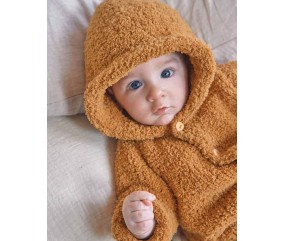 Paletot bébé Randy en fil doudou miel, capuche à oreilles - Patron tricot Phildar - modèle fini