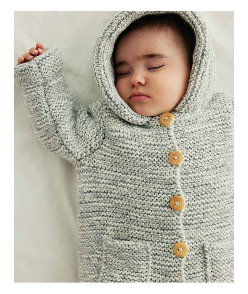 Paletot bébé Bradley à capuche, laine d'agneau flanelle, point mousse - Patron tricot Phildar - modèle fini