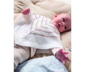 Poncho bébé Sandro à capuche, jersey rayé blanc et naturel - Patron tricot Phildar - modèle fini