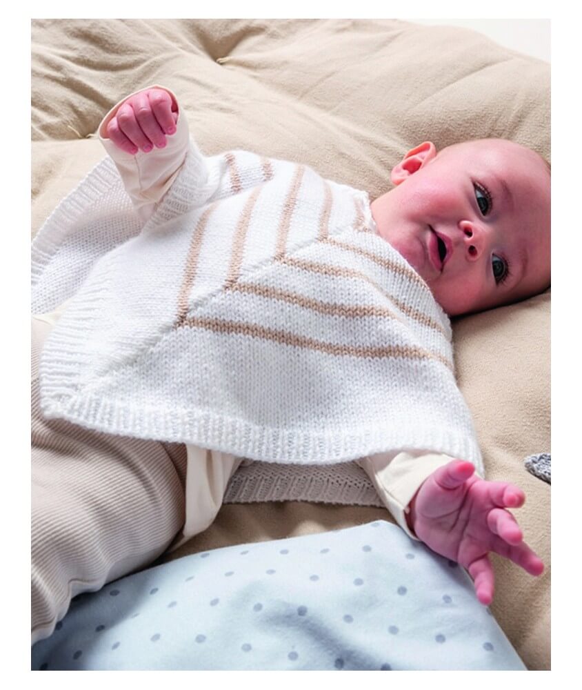 Poncho bébé Sandro à capuche, jersey rayé blanc et naturel - Patron tricot Phildar - modèle fini