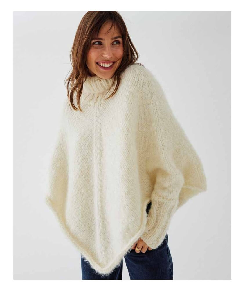 Poncho femme Jenna en laine et mohair écru, tricoté en rond - Patron tricot Phildar - modèle fini
