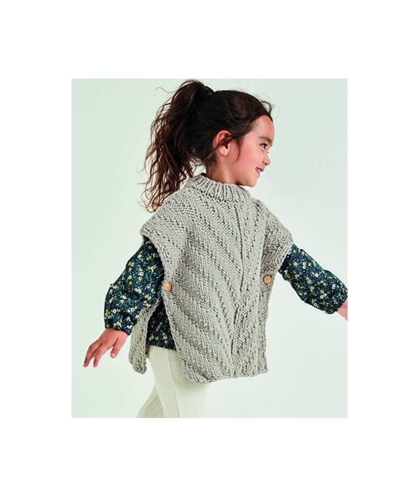 Poncho fille Ryanna en laine chanvre, point fantaisie et boutons - Patron tricot Phildar - modèle fini