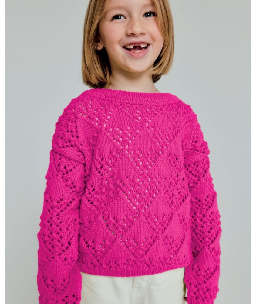 Pull fille Maeva en laine fuchsia, point ajouré et losanges - Patron tricot Phildar - modèle fini