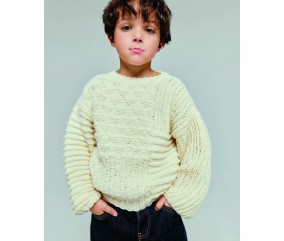 Pull enfant Matthieu en laine écru, godrons, damiers et triangles - Patron tricot Phildar - modèle fini