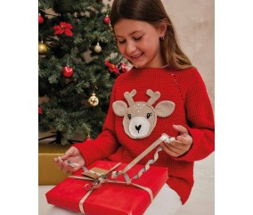 Pull fille Anaëlle au crochet, rouge avec renne appliqué - Patron Phildar - modèle fini