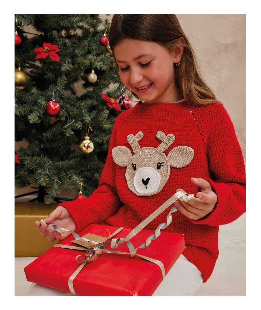 Pull fille Anaëlle au crochet, rouge avec renne appliqué - Patron Phildar - modèle fini