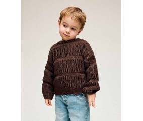 Pull enfant Will en laine chocolat, bandes de point de riz et de jersey - Patron tricot Phildar - modèle fini