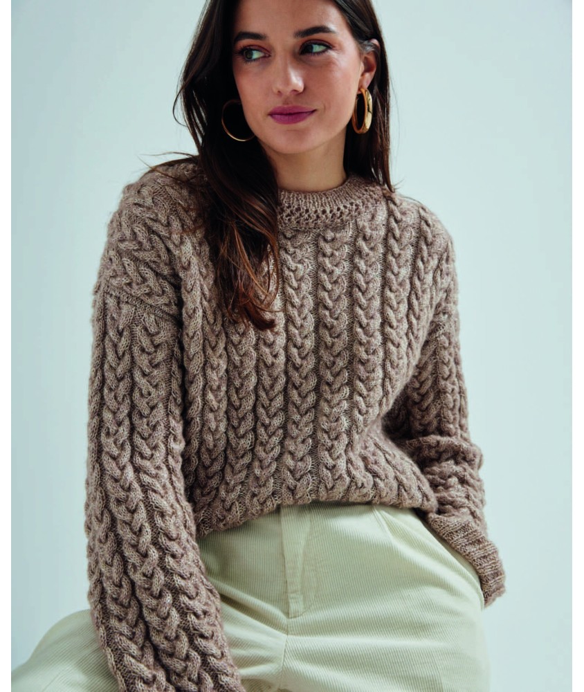 Pull femme Albane en laine gazelle, torsades serrées sur tout le corps - Patron tricot Phildar - modèle fini