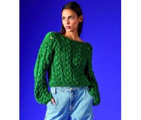 Pull femme Capella en laine vert bouteille, grandes torsades en relief - Patron tricot Pingouin - modèle fini