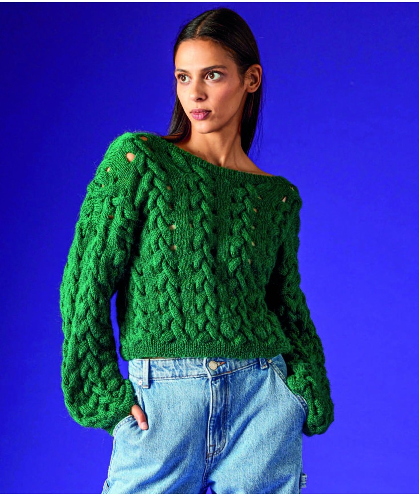 Pull femme Capella en laine vert bouteille, grandes torsades en relief - Patron tricot Pingouin - modèle fini