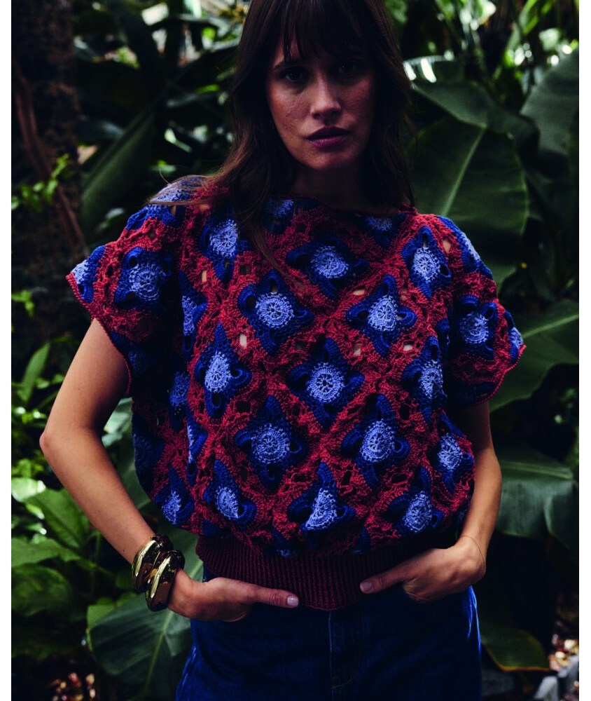Pull femme Elvira au crochet, grannies acajou, naval et jeans - Patron Phildar - modèle fini