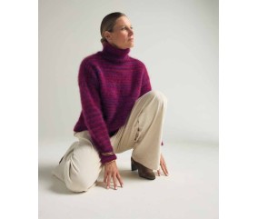 Pull femme Elvire en mohair imprimé grenat, col roulé - Patron tricot Phildar - modèle fini