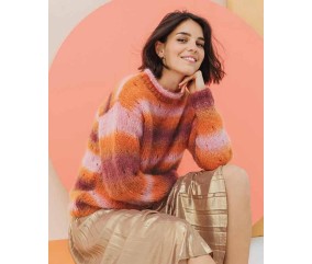 Pull femme Ernestine en mohair fauve, point fantaisie en relief - Patron tricot Phildar - modèle fini