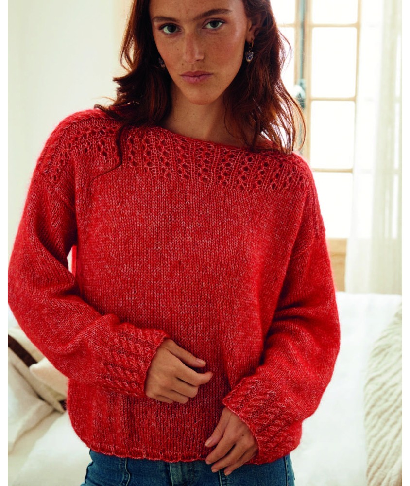 Pull femme Hedaya rouge en jersey, empiècements d'épaules torsadés ajourés - Patron tricot Phildar - modèle fini