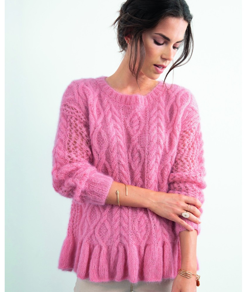 Pull femme Lalie rose en mohair et soie, torsades et points ajourés, basque volantée - Patron tricot Phildar - modèle fini
