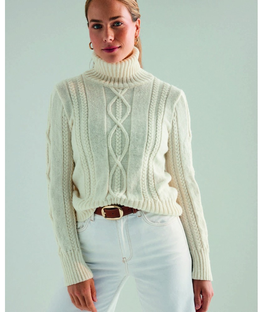 Pull femme Liliane écru à col roulé, panneau de torsades central sur jersey fin - Patron tricot Phildar - modèle fini