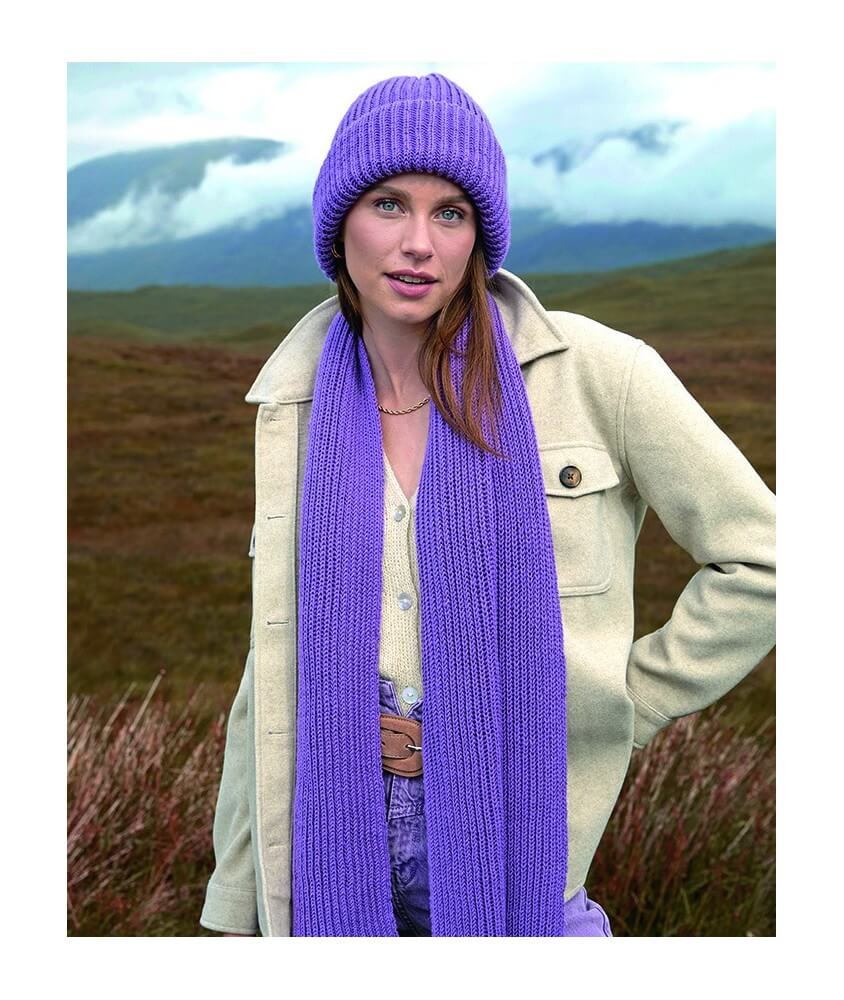 Bonnet Orna violet en côtes anglaises, avec revers - Patron tricot Phildar - modèle fini