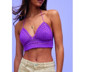 Brassière Galega au crochet violette, brides croisées et bretelles fines - Patron crochet Pingouin - modèle fini