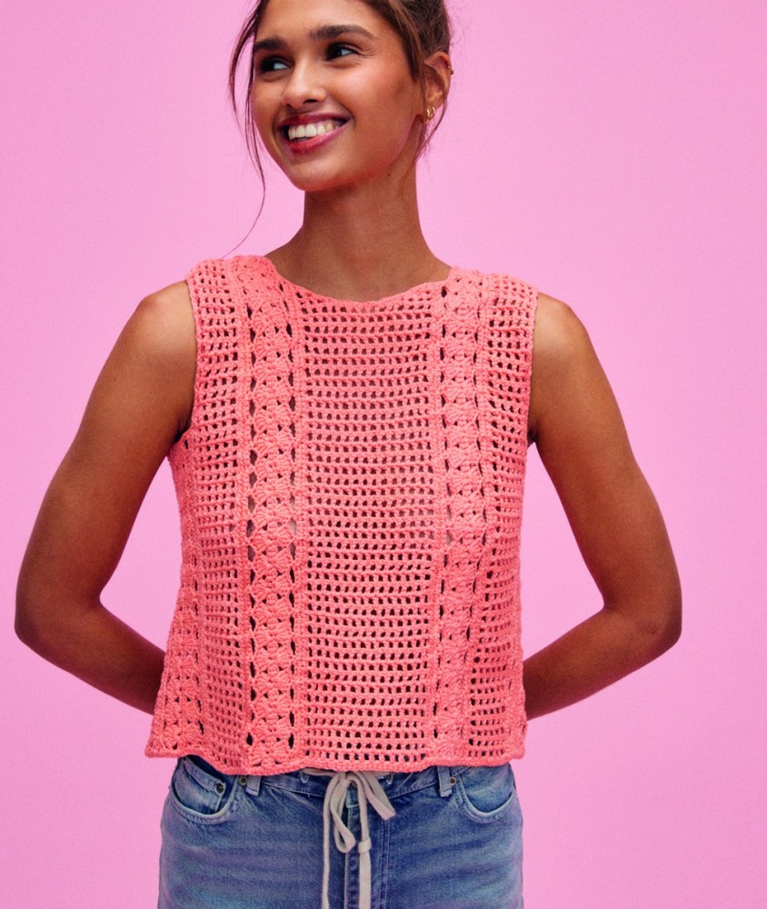 Débardeur Journey au crochet rose bonbon, deux points fantaisie et cordon de taille - Patron crochet Pingouin - modèle fini