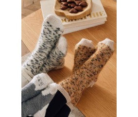 Chaussettes Danaëlle en mérinos écru et mohair dalmatien, tige duveteuse - Patron tricot Phildar - modèle fini