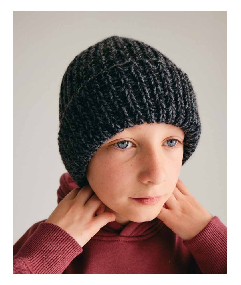 Bonnet Casey enfant en côtes 1/1 bicolore, coloris minerai et noir - Patron tricot Phildar - modèle fini