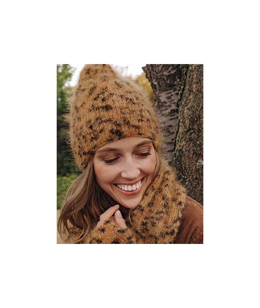 Bonnet Janice en mohair coloris fauve moucheté, en jersey - Patron tricot Phildar - modèle fini