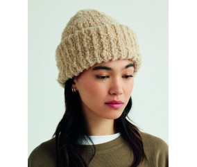 Bonnet Knut en fil bouclette coloris lin, côtes 1/1 et large revers - Patron tricot Pingouin