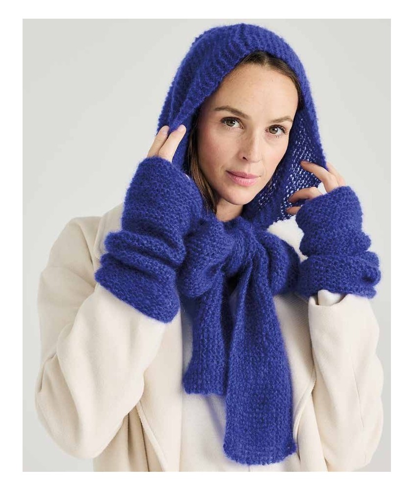 Cagoule écharpe et mitaines Diana en mohair bleu roi, au point mousse - Patron tricot Phildar