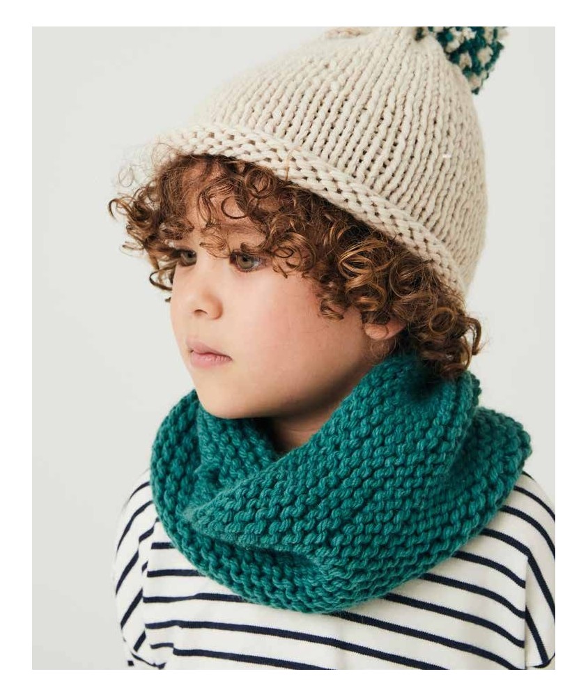 Snood Tiburce garçon au point mousse, coloris vert golf, fermé par une couture - Patron tricot Phildar - modèle fini