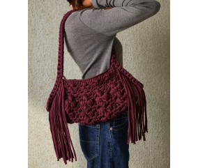 Sac Diandra au crochet en fil deco bordeaux a longues franges, point fantaisie ajoure - Patron Pingouin