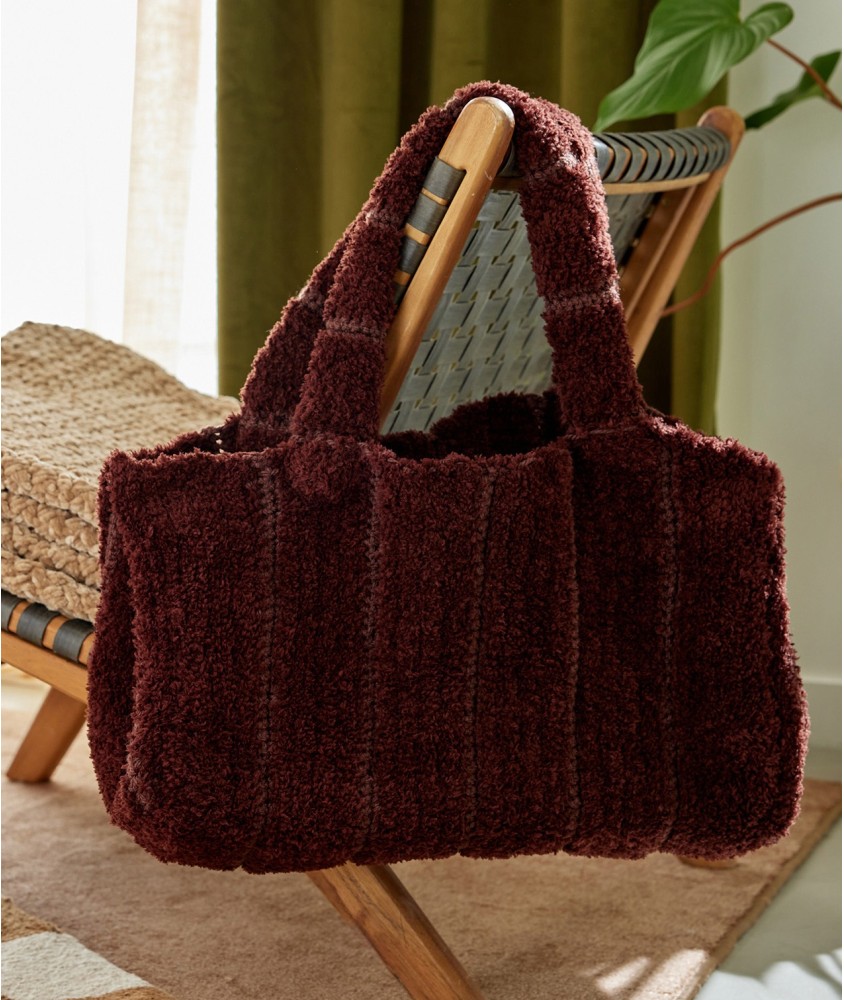 Cabas Lindsay au crochet en fil duveteux brun rayé café, grand format, 45 x 31 cm - Patron Pingouin