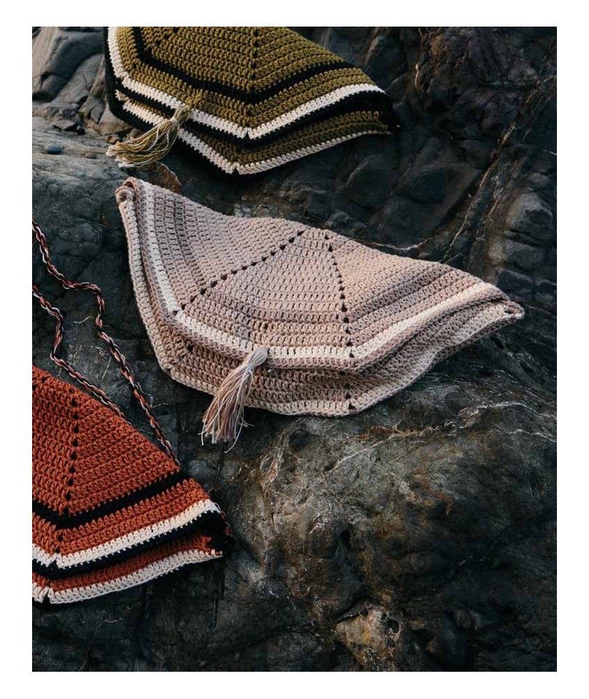 Sac banane Pervenche au crochet en coton dune, ecru et chanvre, hexagones en brides - Patron Phildar