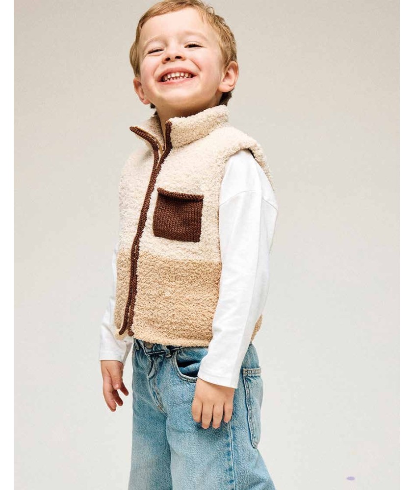 Gilet sans manches Yotis en bouclette beige avec poche chocolat et fermeture éclair - Patron Phildar