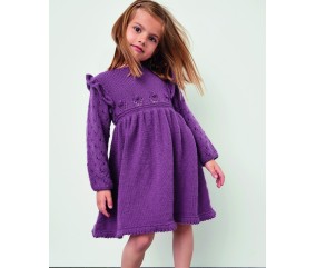 Robe Joy tricotée en violet lie de vin, volants aux épaules et points ajourés - Patron tricot Phildar