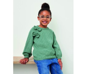 Pull Jasmine vert amande en point fantaisie avec deux nœuds appliqués sur l'épaule - Patron tricot Phildar