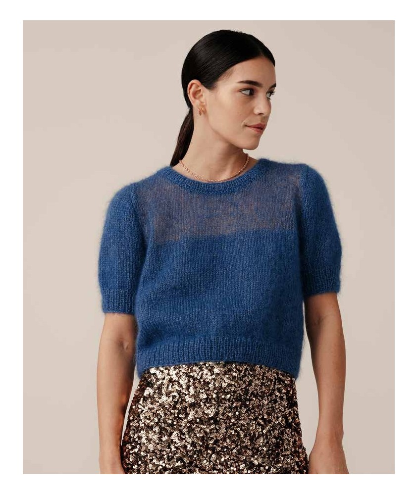 Pull Zola bleu saphir en mohair lurex, manches ballon courtes et empiècement voilé - Patron tricot Phildar
