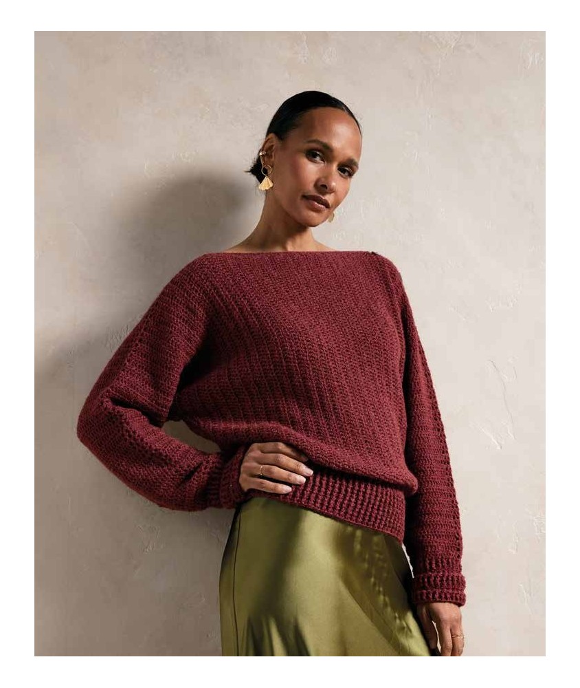 Pull Alix acajou au crochet en baby alpaga, encolure bateau et manches chauve-souris - Patron Phildar