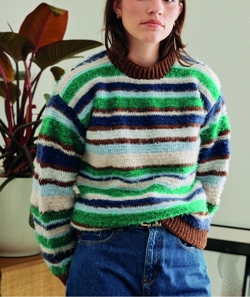 Pull Erin au crochet, rayures vertes bleues et écrues, col et bordures chocolat - Patron crochet Pingouin