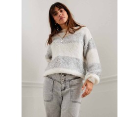 Pull Fleurine écru et flanelle en alpaga, larges bandes bicolores et col asymétrique - Patron tricot Phildar