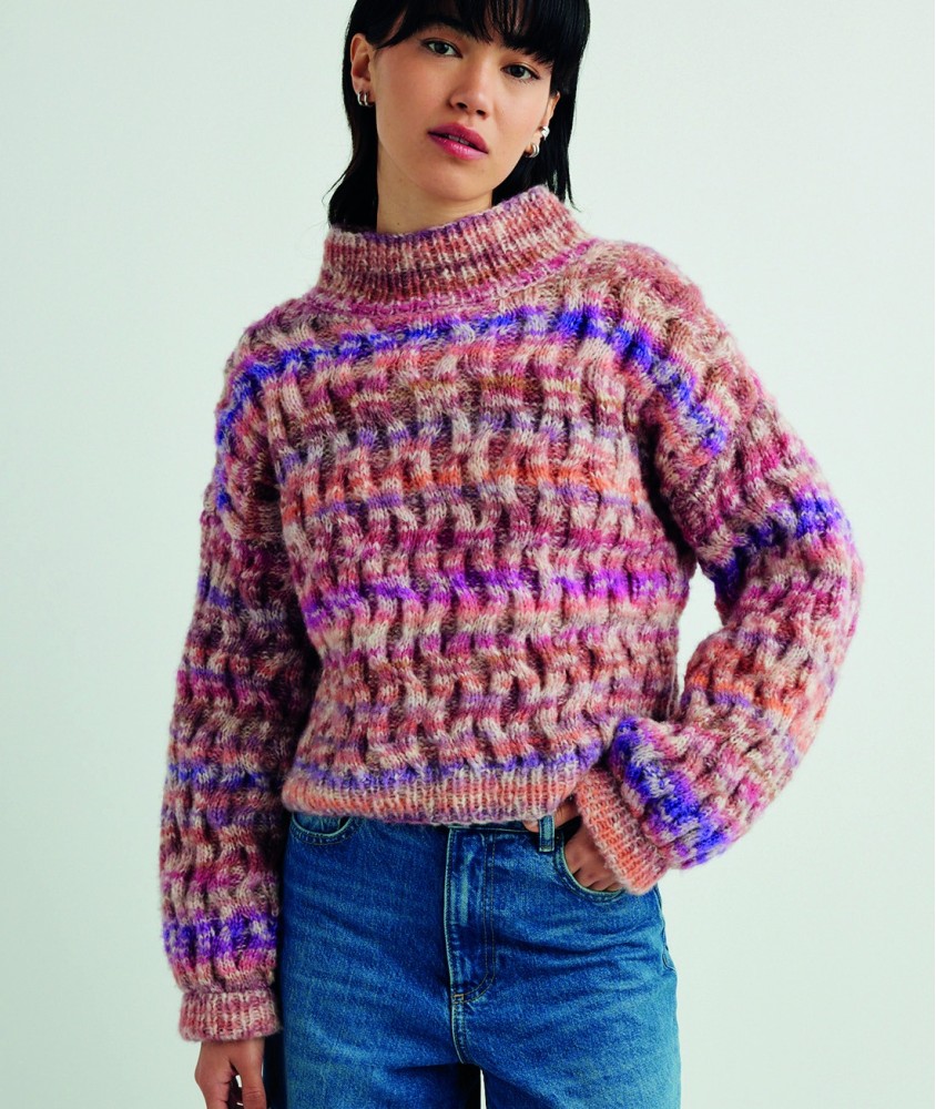 Pull Lykke multicolore en fil fantaisie imprimé, point texturé et col montant - Patron tricot Pingouin