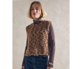 Pull sans manches Chelsie imprimé léopard en alpaga bouclé, côtés ouverts fermés par quatre boutons - Patron tricot Phildar