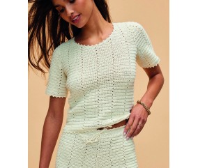 Top Vedette écru au crochet en coton, brides fines, manches courtes et bordure festonnée - Patron crochet Pingouin